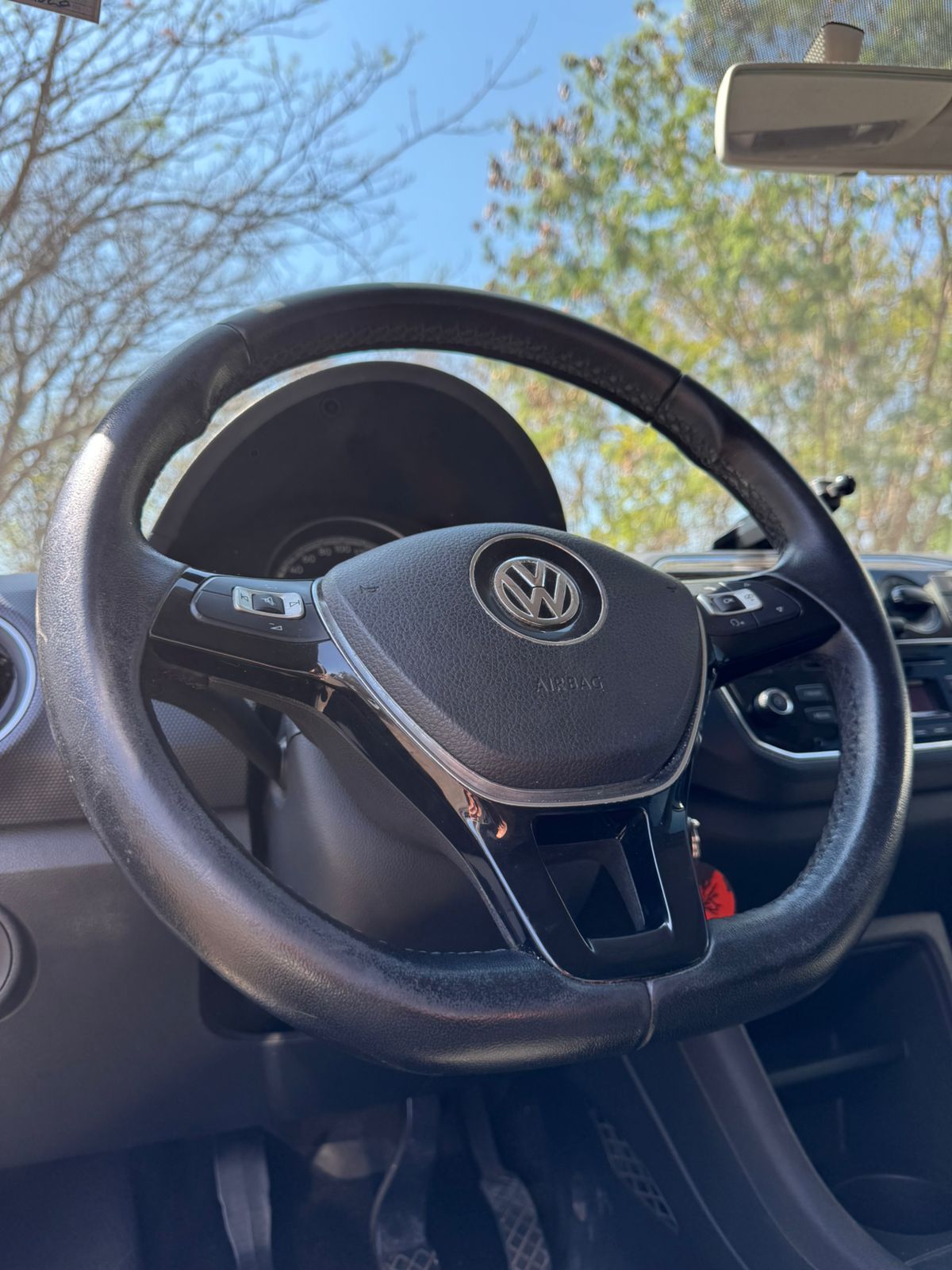 VOLKSWAGEN UP! MOVE 1.0 TSI
